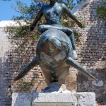 Άγαλμα "Το παιδί και το δελφίνι", Ύδρα